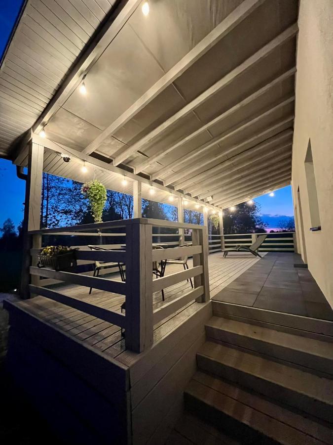 Villa Atputas Namins Jaunlaicene Exterior foto